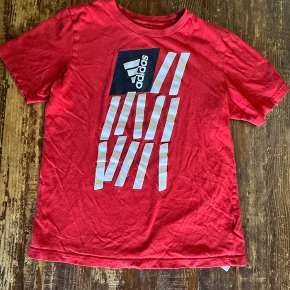 Adidas Kids Red Graphic T-Shirt - Picture 1 of 4